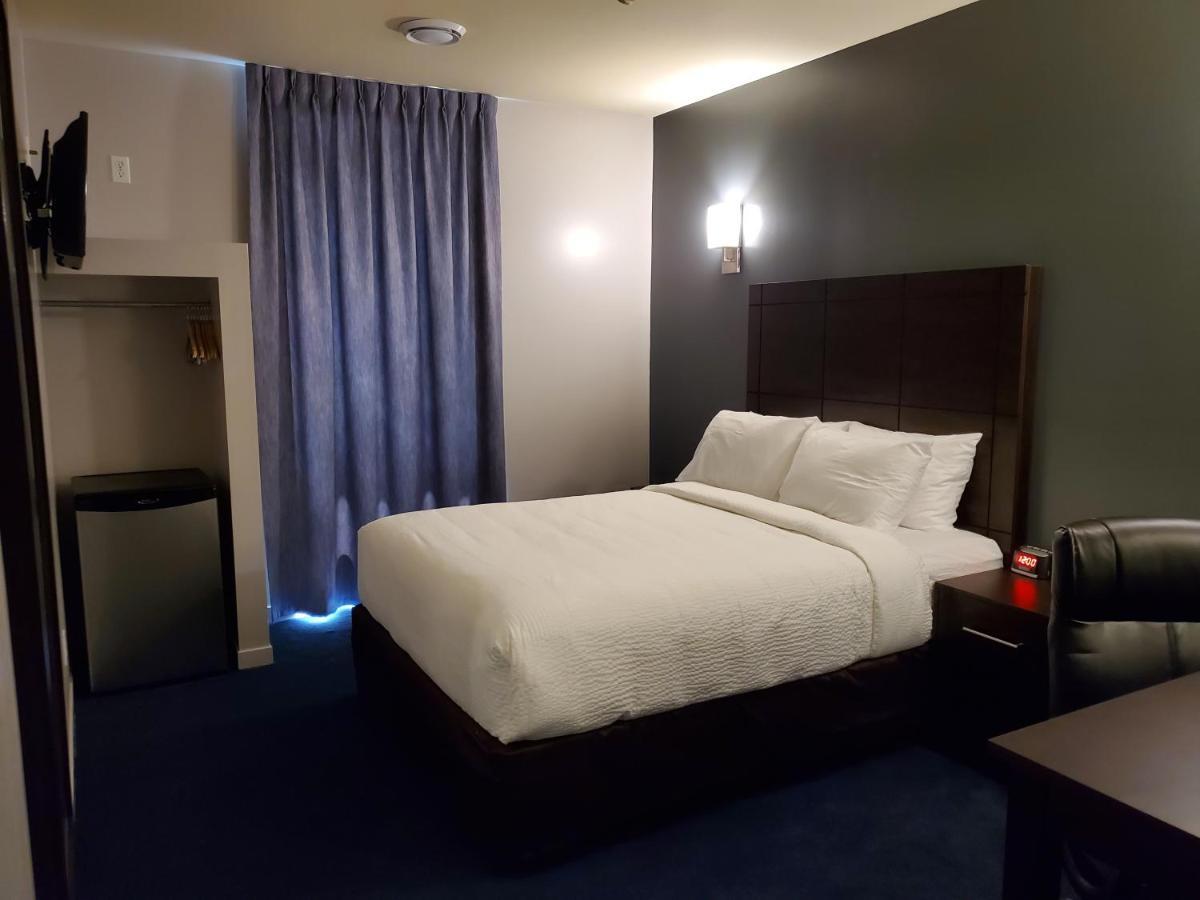 Econo Lodge Монреаль Экстерьер фото