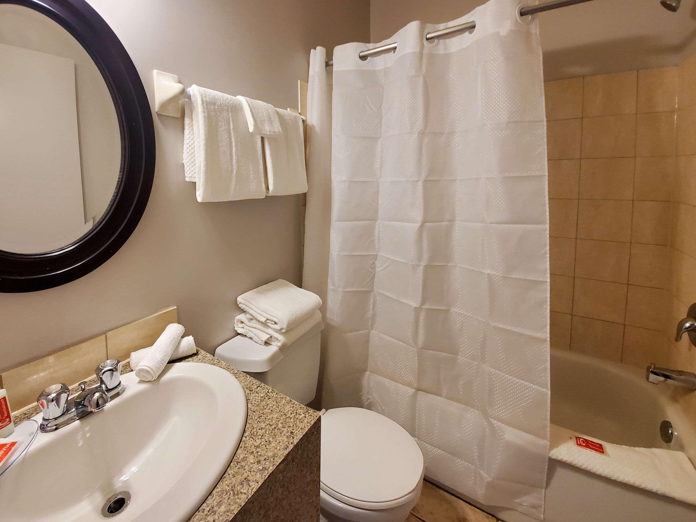 Econo Lodge Монреаль Экстерьер фото