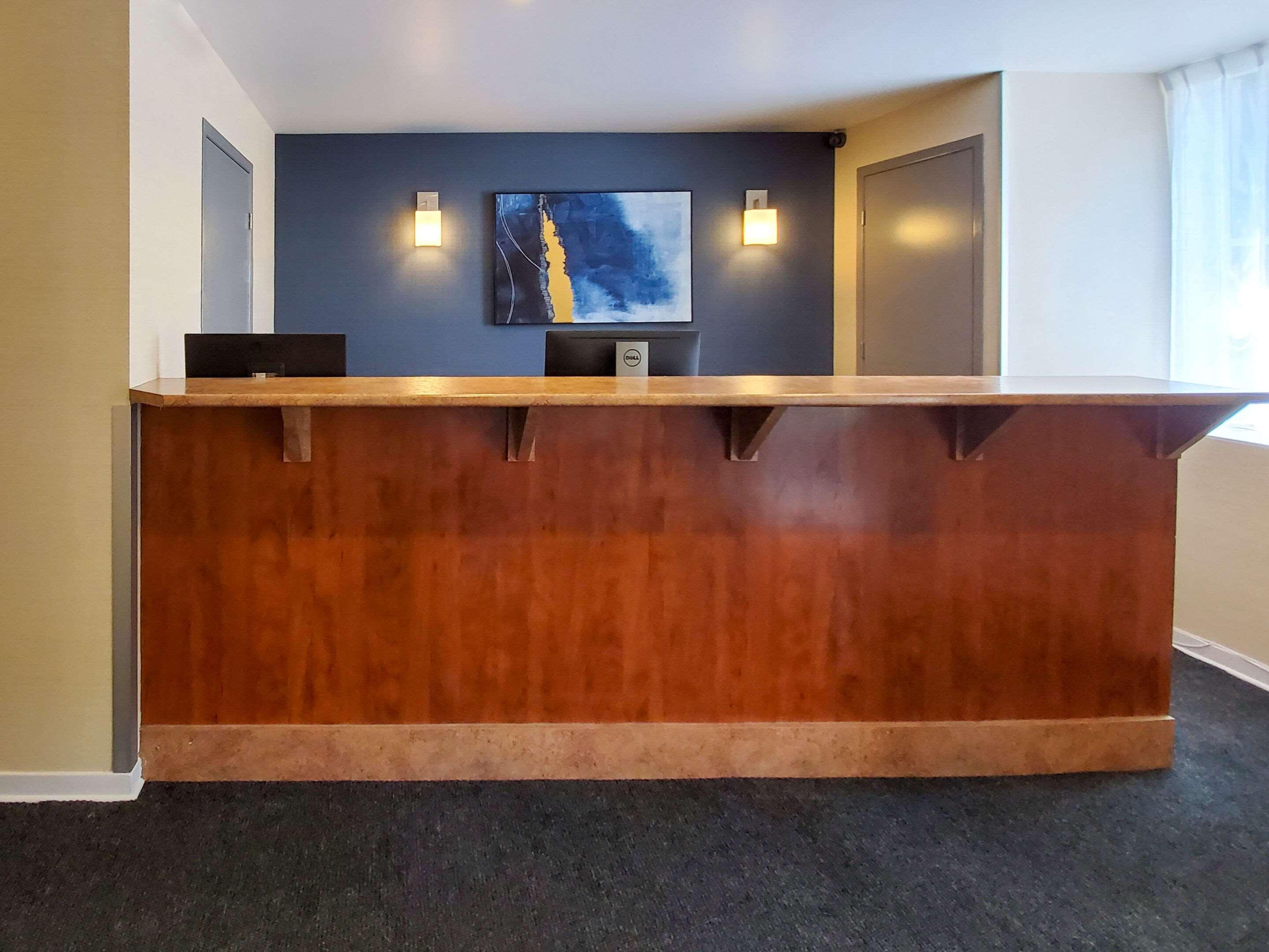 Econo Lodge Монреаль Экстерьер фото