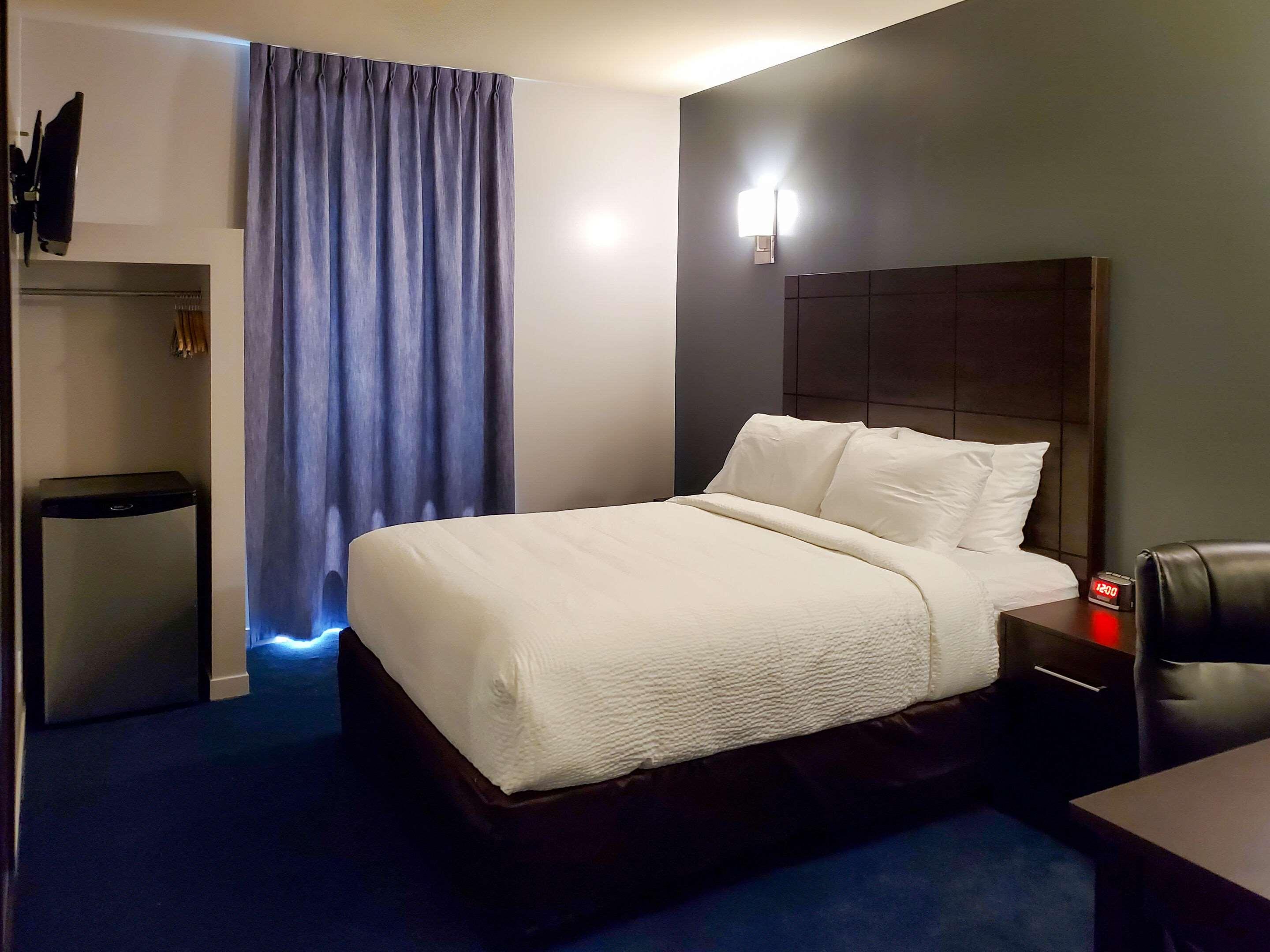 Econo Lodge Монреаль Экстерьер фото