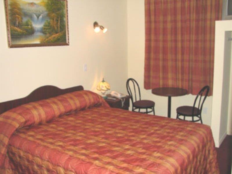 Econo Lodge Монреаль Номер фото