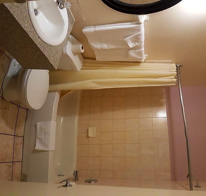 Econo Lodge Монреаль Экстерьер фото